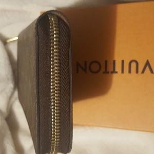 EUC Louis Vuitton Wallet